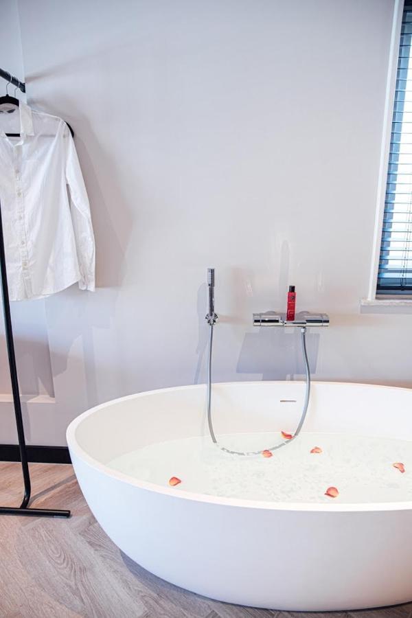 Harbour Suites Boutique Hotel โมนนิคเคินดาม ภายนอก รูปภาพ